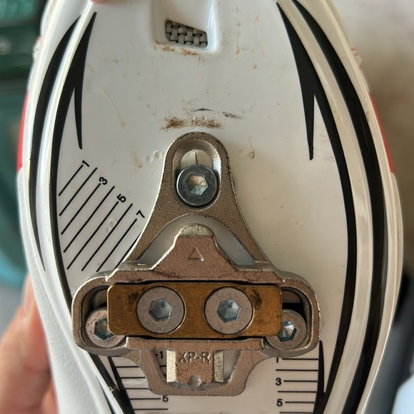 Peloton shoes size 41 with XPR cleats - Picture 5 of 5